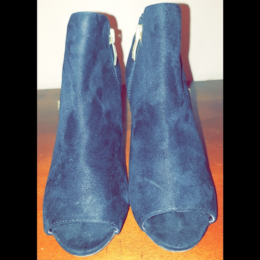 Open Toe booties - Picture 2 of 3